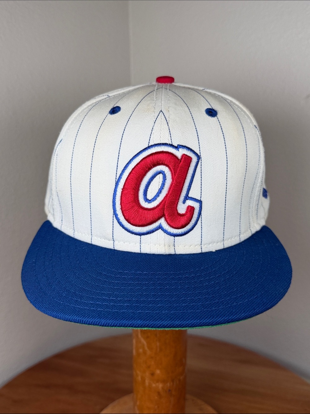Atlanta Braves New Era MLB Hat Cap Pin Striped Pre-owned White Red Blue